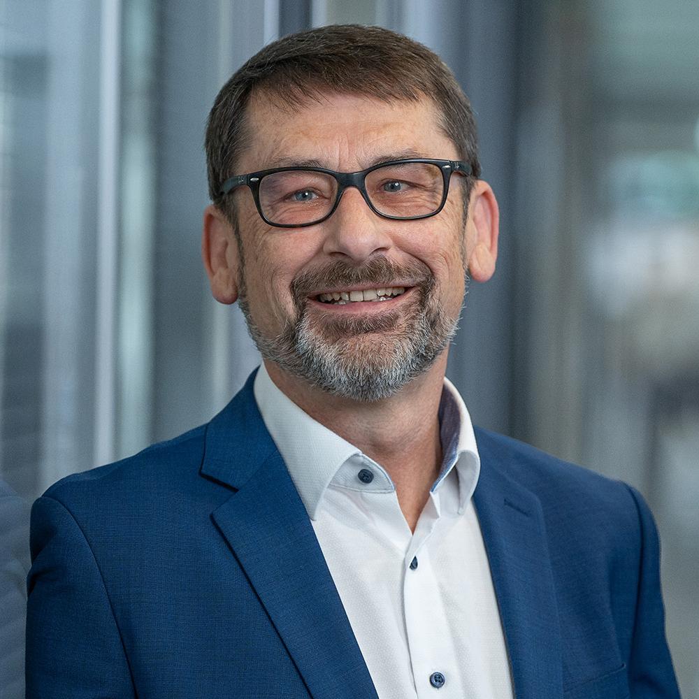 位於德國上科亨市的蔡司半導體製造科技人力資源負責人Jens Werner博士的照片 