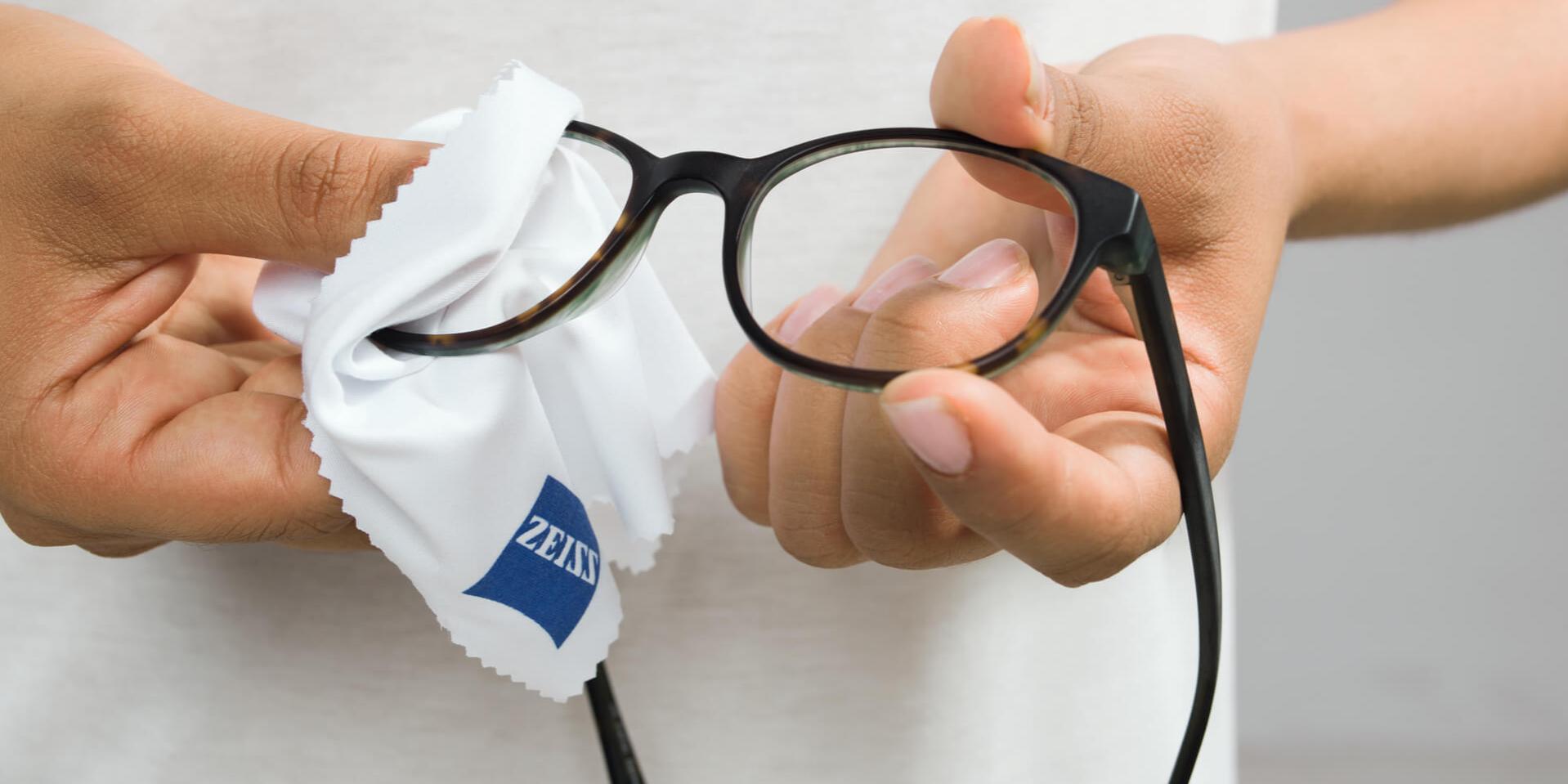 如何正確清潔和護理你的眼鏡？ 